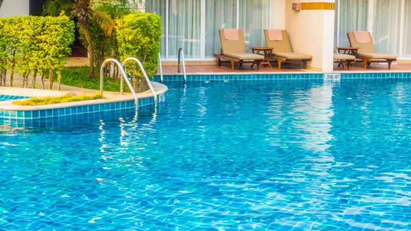 6 Vantagens do Deck de Concreto para Piscina que Você Precisa Conhecer