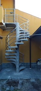escada vazada reta