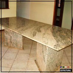 Coluna de mármore para mesa