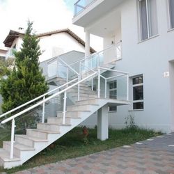 Corrimão de Alumínio Branco com Vidro Corrimão de Alumínio Branco com Vidro