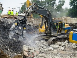 demolição mecanizada de concreto armado