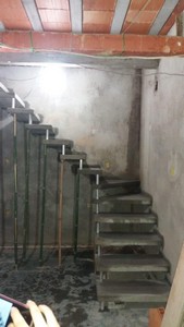 escada em l espaço pequeno