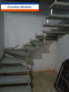 escada reta em u