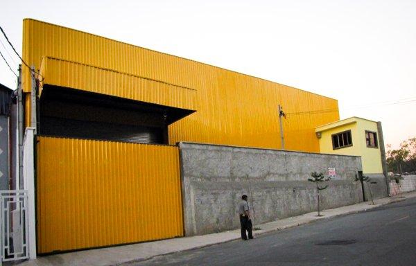 Fachada de galpão industrial