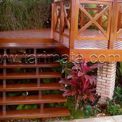 Guarda corpo de madeira para piscina